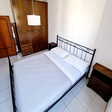 Appartamento-castro Pretorio *